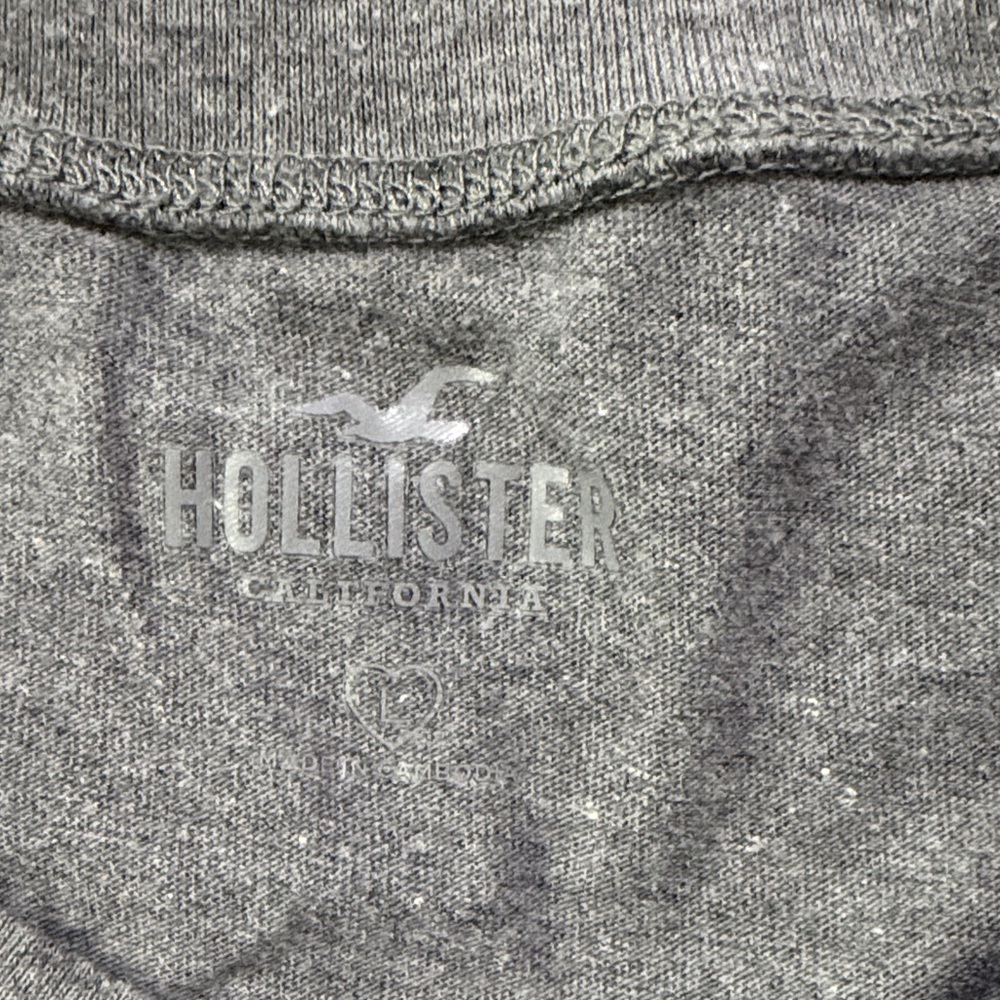 Hollister Charcoal Long Sleeve Tee - Picture 2 of 4